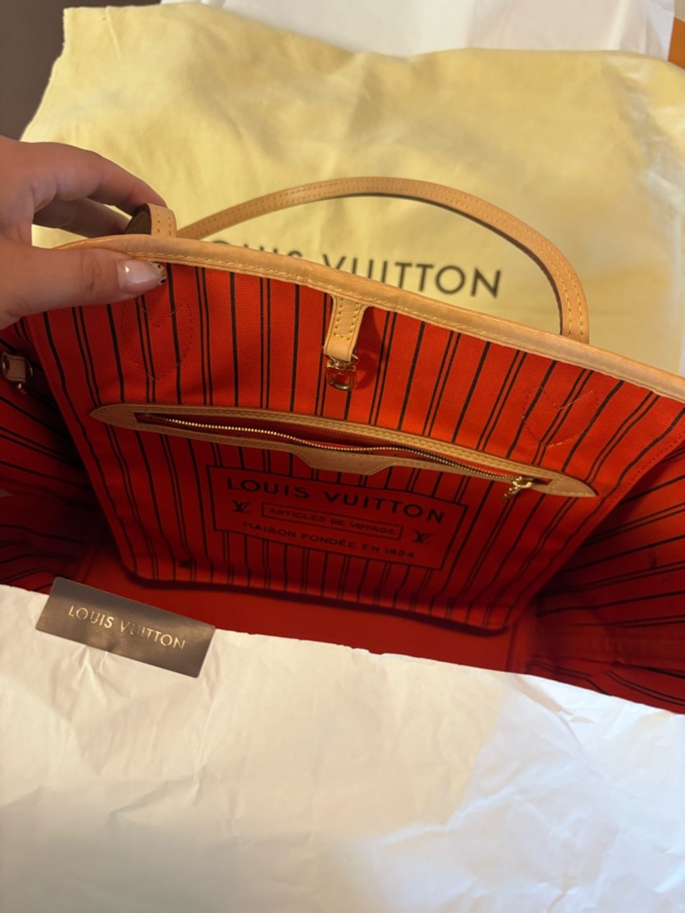 Authentic Louis Vuitton Nevergull MM monogram bag
Pre-owned/Like new - Picture 16 of 16